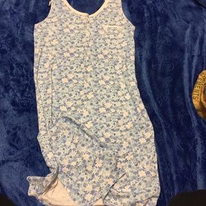 Floral pattern nightgown.